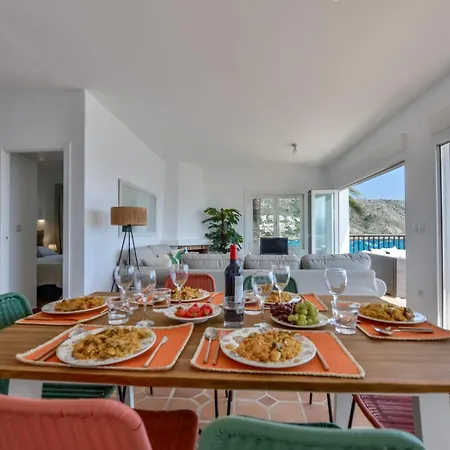 Bay - By Almarina Apartment