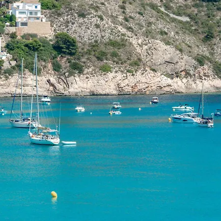 Bay - By Almarina Apartment